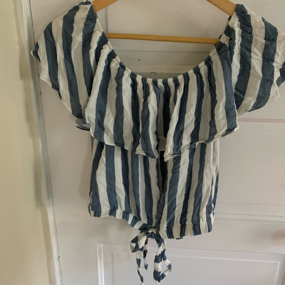 American Eagle off the shoulder shirt
